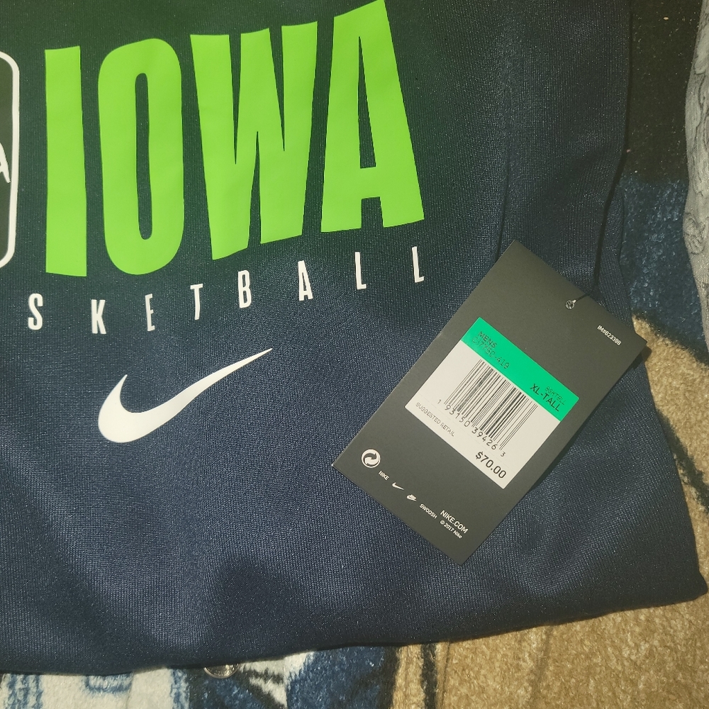 Iowa basketball hoodie size xl tall
